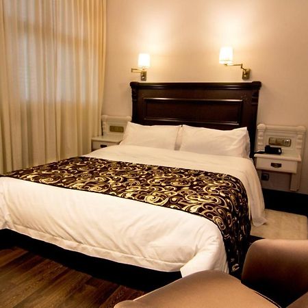 Avent Verahotel Екстер'єр фото