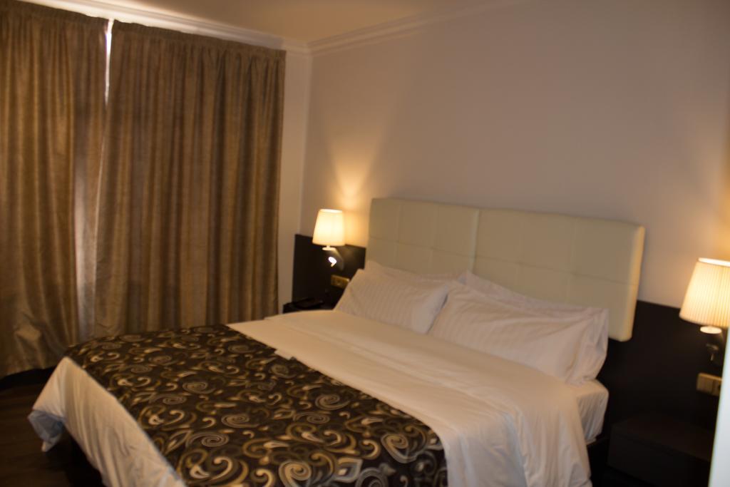 Avent Verahotel Екстер'єр фото